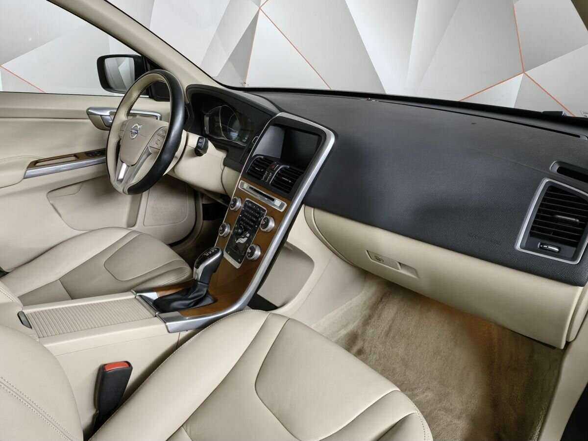 Volvo XC60 с пробегом — 2015 год. Фото: #9