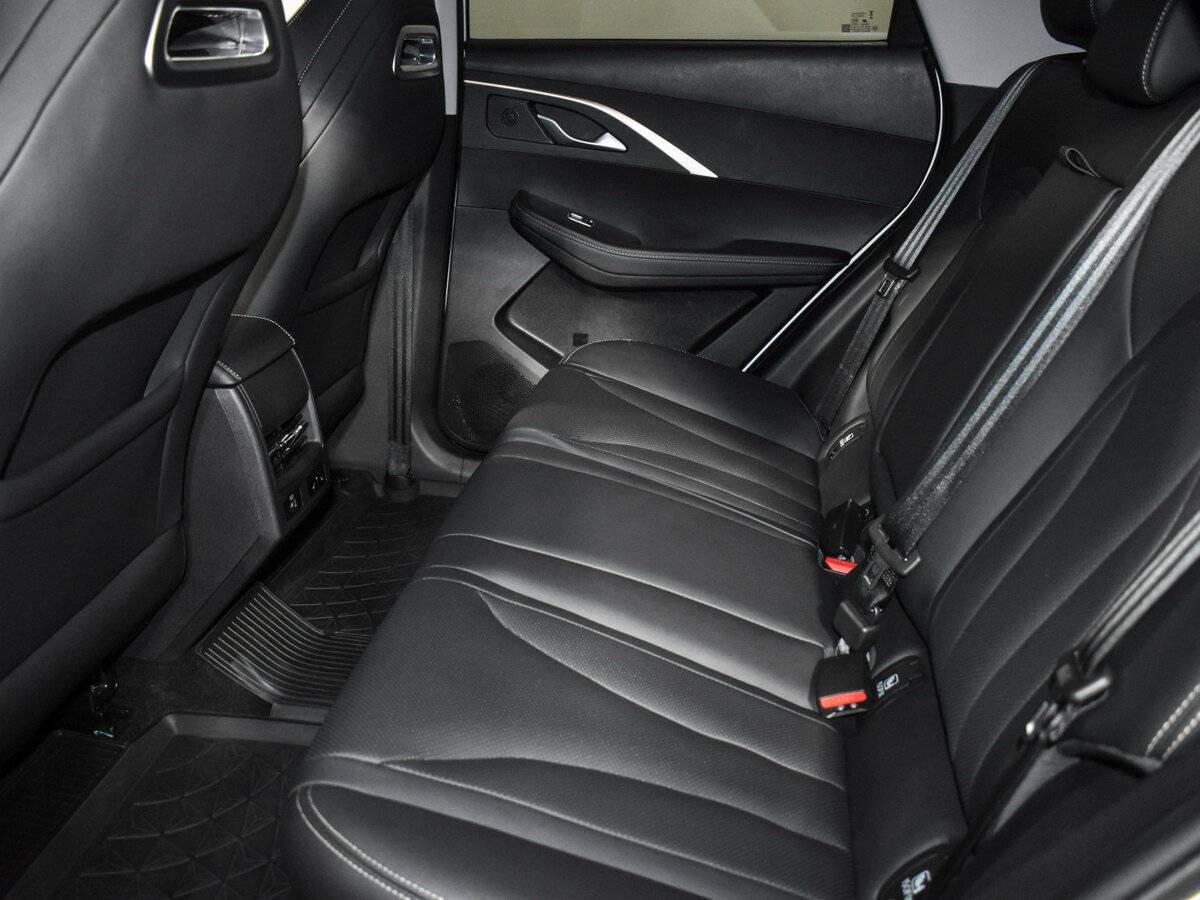 OMODA C5 с пробегом — 2023 год. Фото: #11