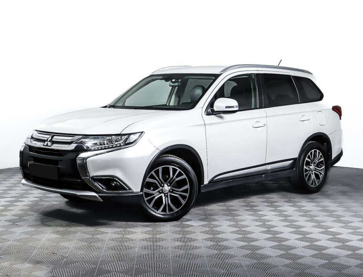 Mitsubishi Outlander с пробегом — 2016 год. Фото: #0