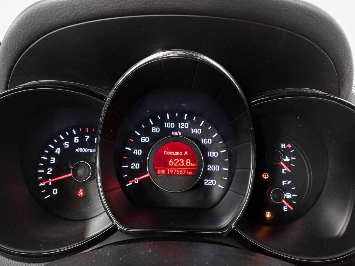 Kia Rio с пробегом — 2015 год. Фото: #8