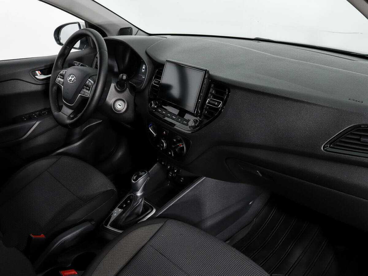 Hyundai Solaris с пробегом — 2021 год. Фото: #9