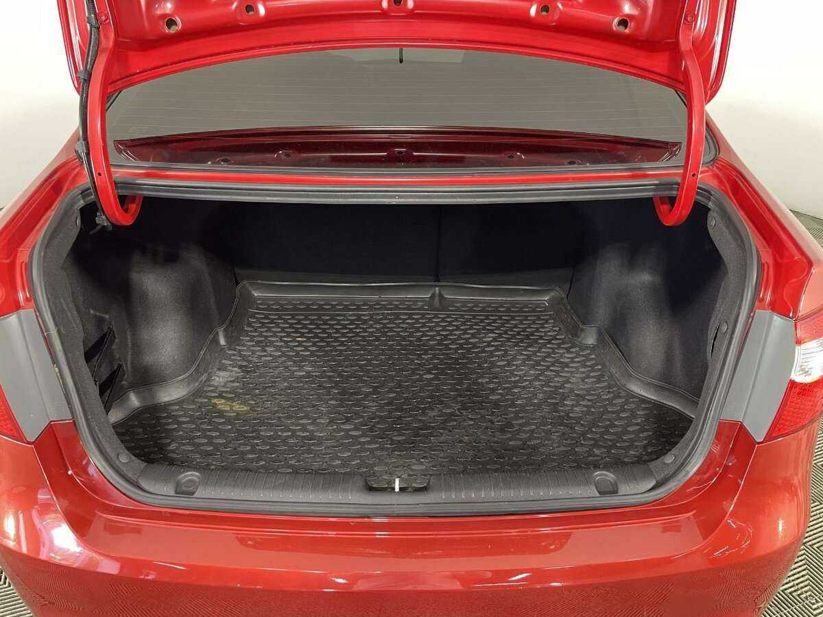 Kia Rio с пробегом — 2013 год. Фото: #17