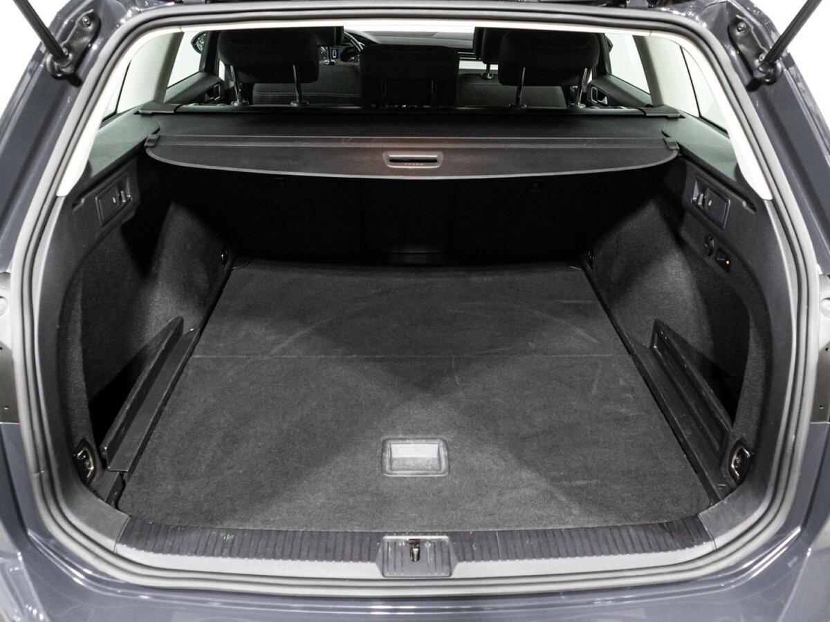 Volkswagen Passat с пробегом — 2019 год. Фото: #18