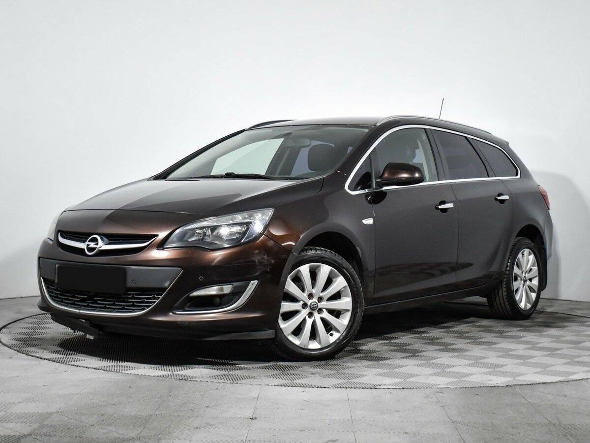 Opel Astra с пробегом — 2013 год. Фото: #0