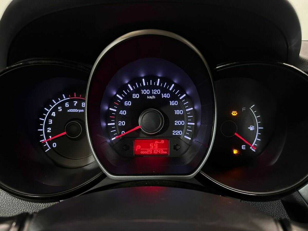 Kia Rio с пробегом — 2013 год. Фото: #11