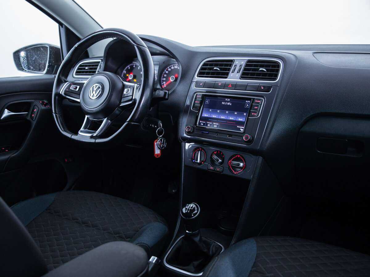 Volkswagen Polo с пробегом — 2019 год. Фото: #11