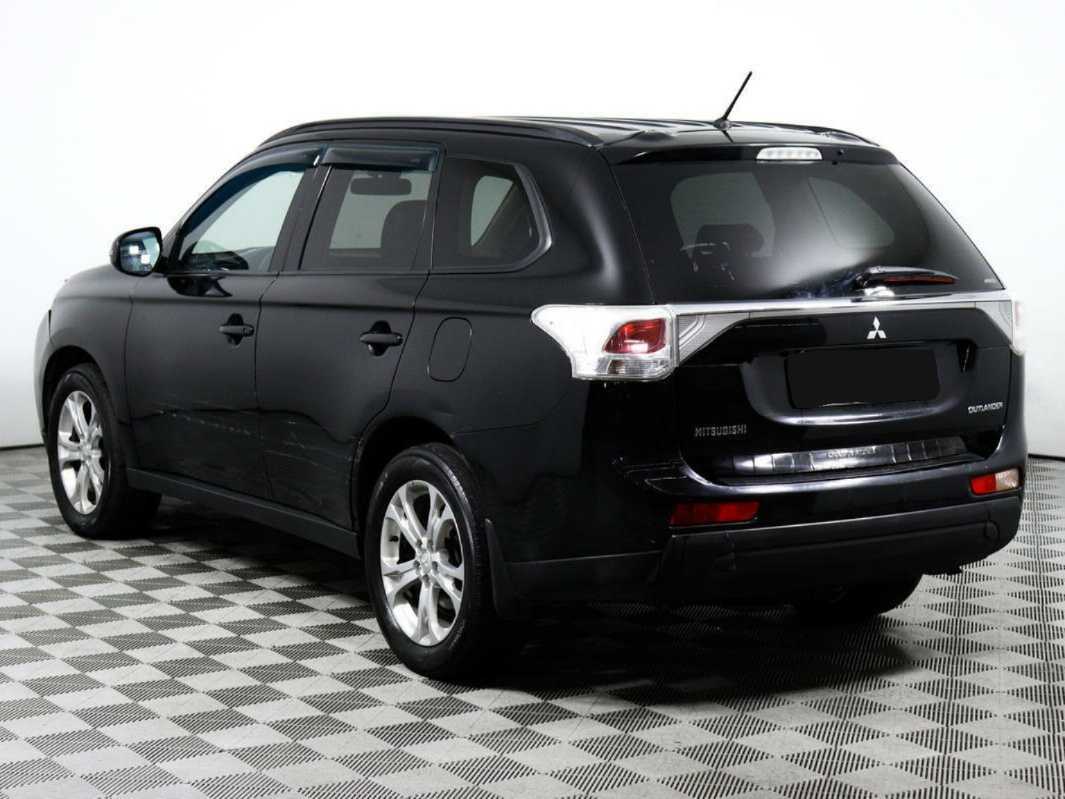 Mitsubishi Outlander с пробегом — 2013 год. Фото: #6