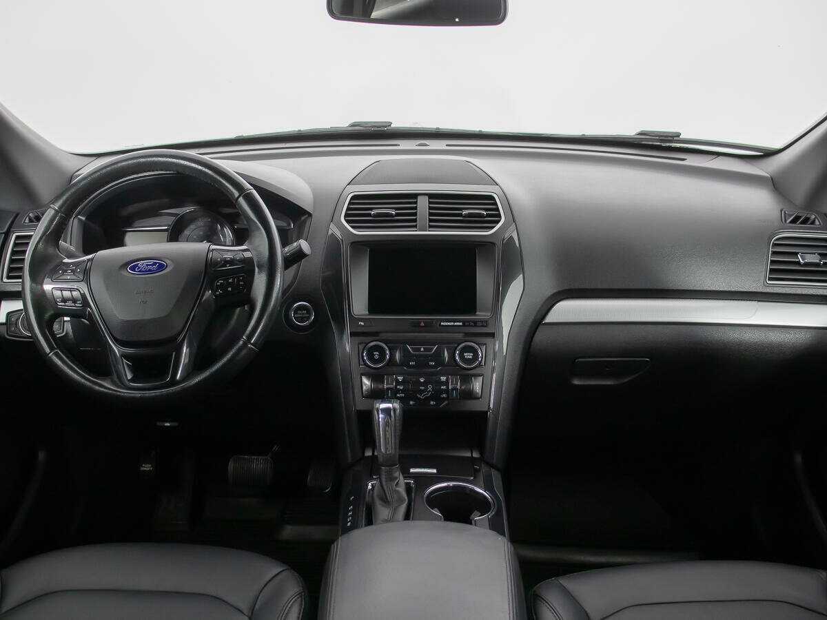 Ford Explorer с пробегом — 2017 год. Фото: #16