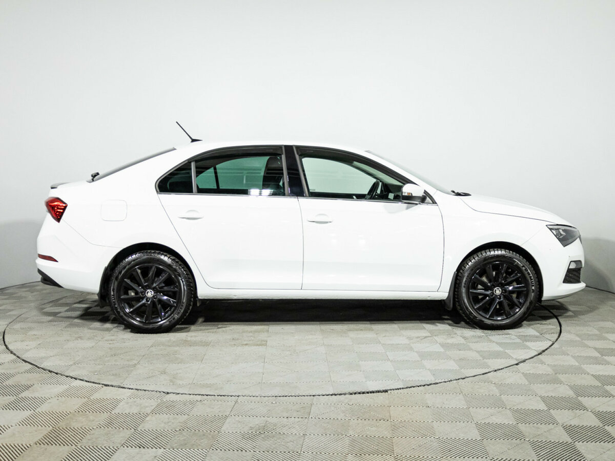 Skoda Rapid с пробегом — 2021 год. Фото: #3