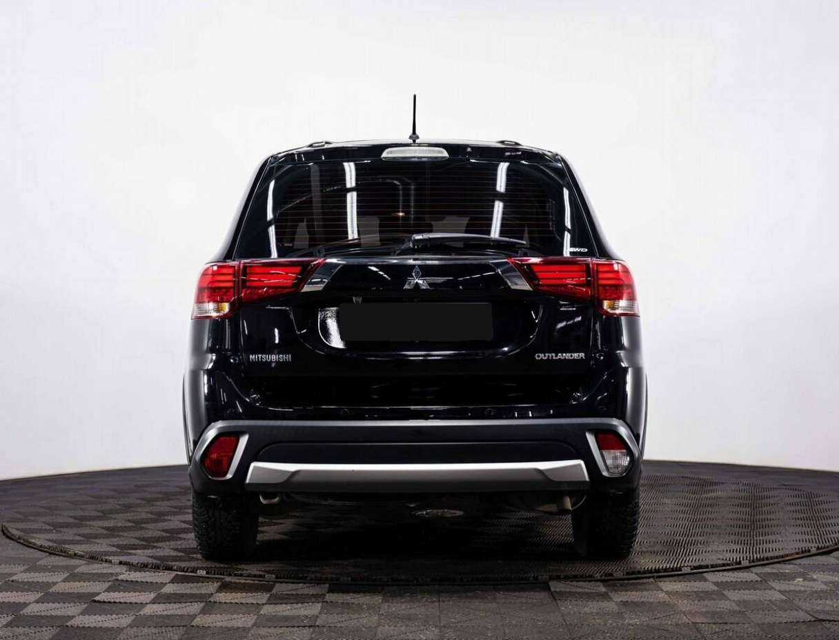 Mitsubishi Outlander с пробегом — 2016 год. Фото: #4