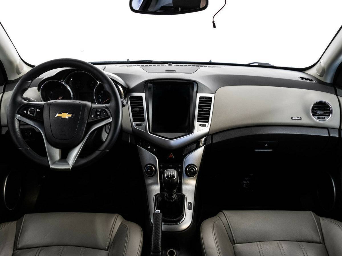 Chevrolet Cruze с пробегом — 2012 год. Фото: #7