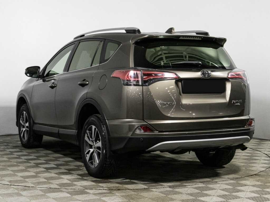 Toyota RAV4 с пробегом — 2015 год. Фото: #6