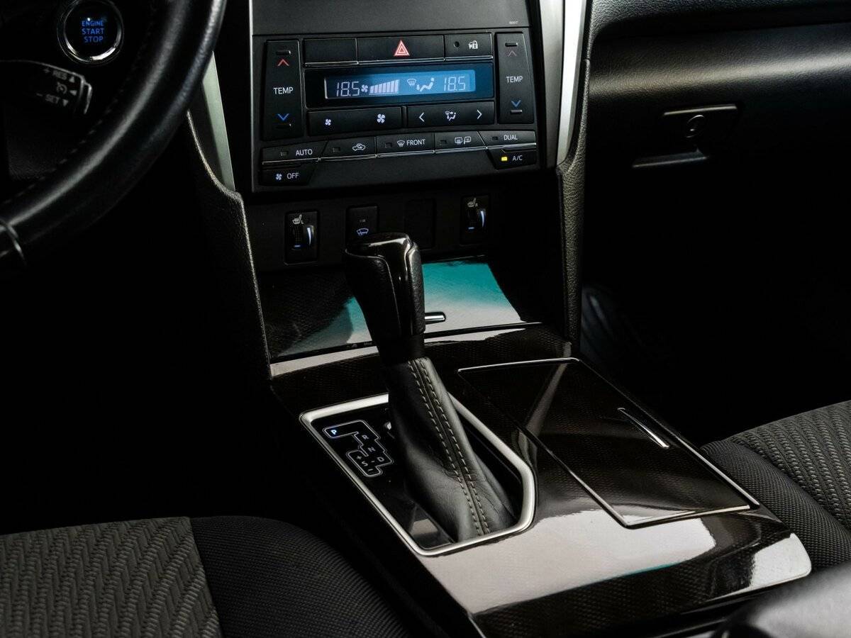Toyota Camry с пробегом — 2017 год. Фото: #12