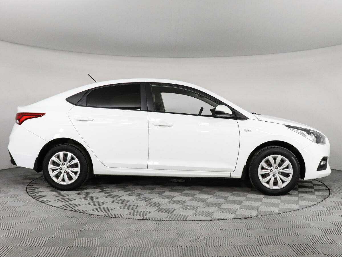 Hyundai Solaris с пробегом — 2017 год. Фото: #3