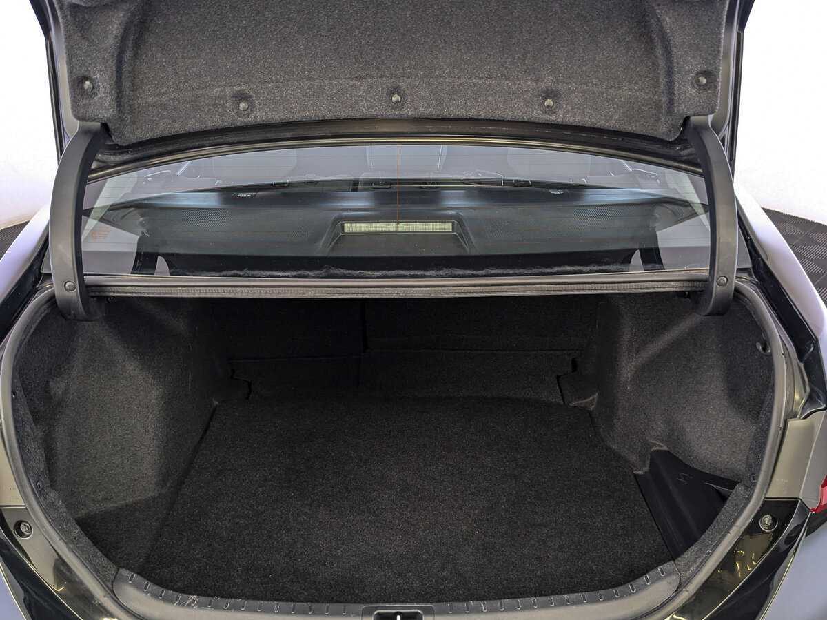 Toyota Corolla с пробегом — 2017 год. Фото: #9