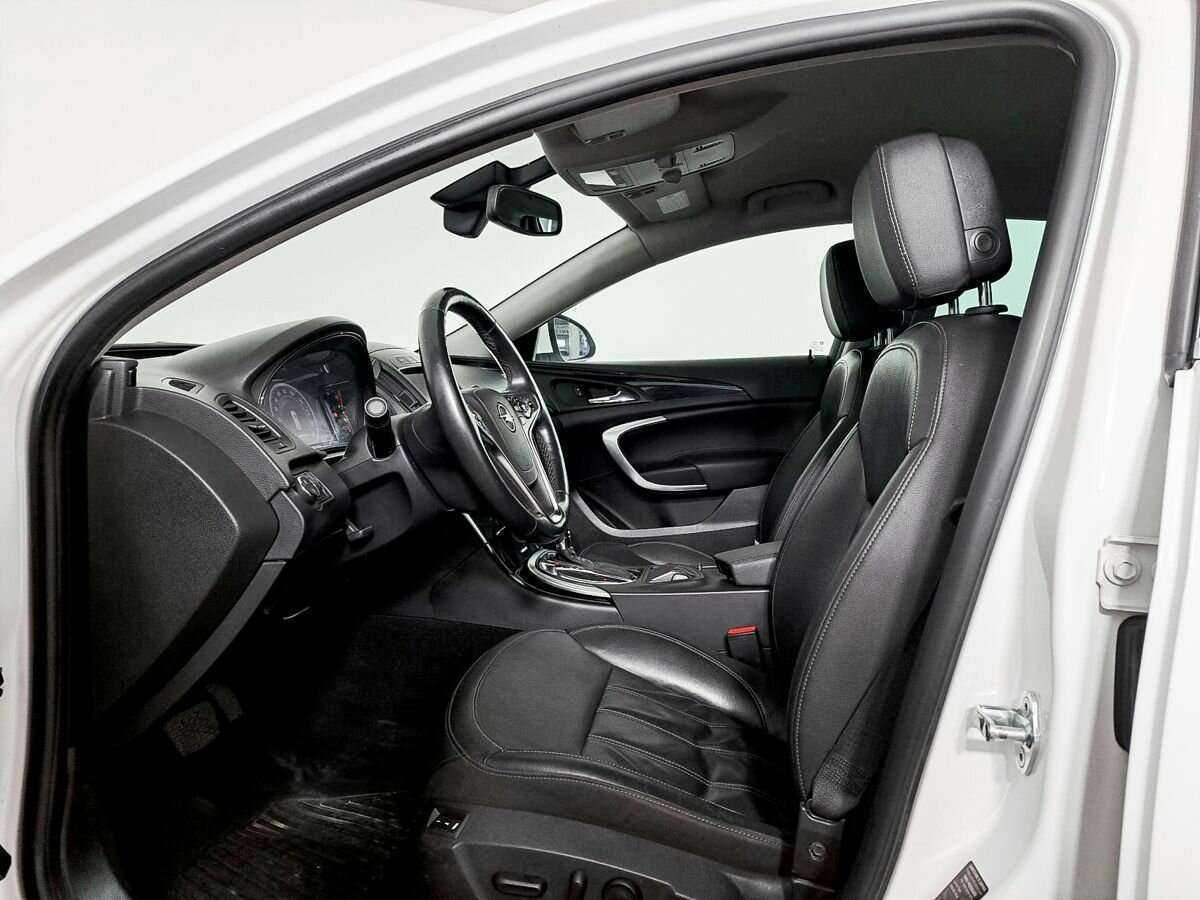 Opel Insignia с пробегом — 2014 год. Фото: #10