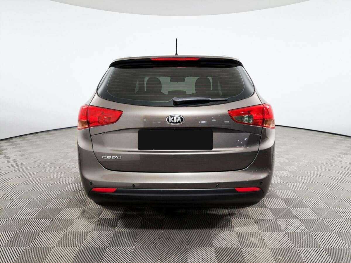 Kia Ceed с пробегом — 2015 год. Фото: #5