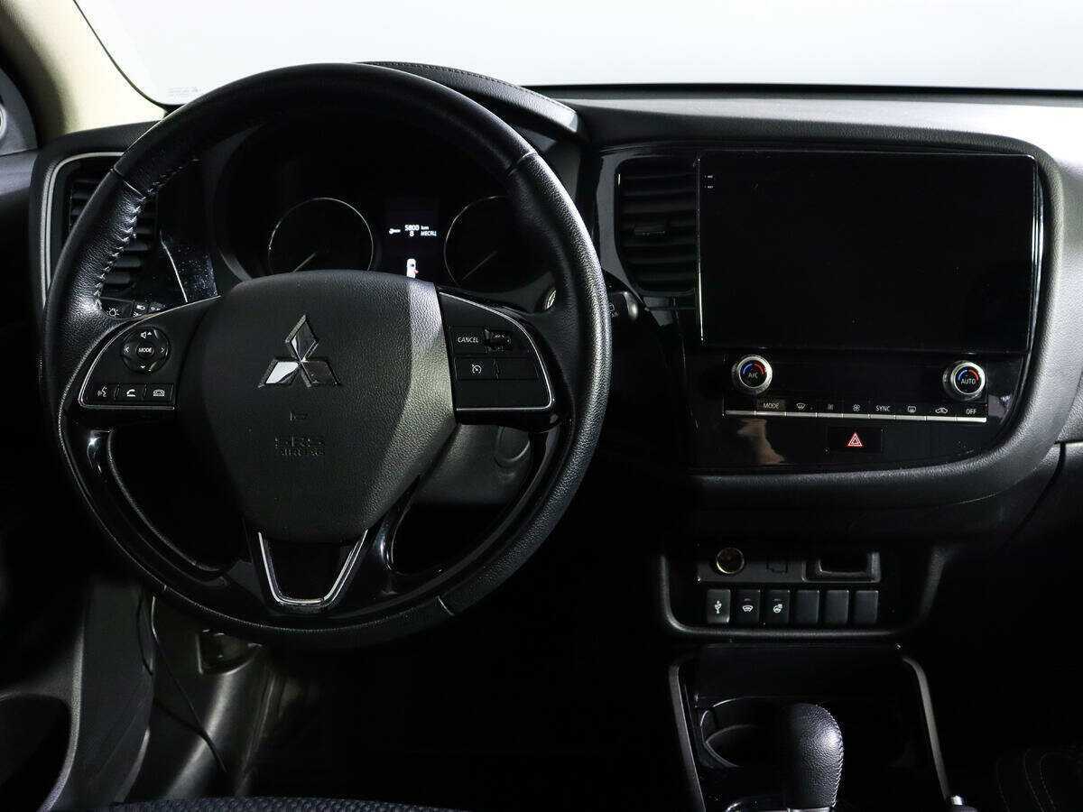 Mitsubishi Outlander с пробегом — 2021 год. Фото: #9