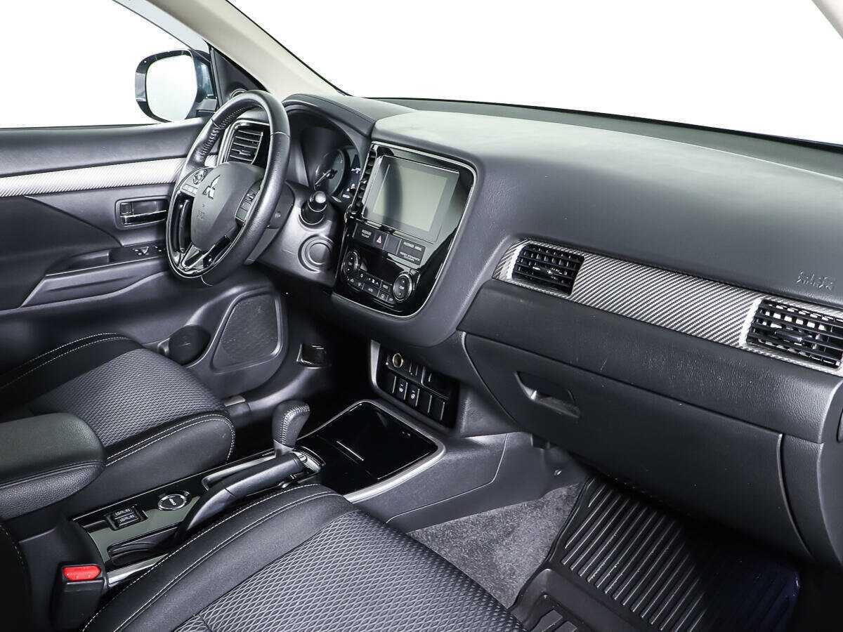Mitsubishi Outlander с пробегом — 2018 год. Фото: #7