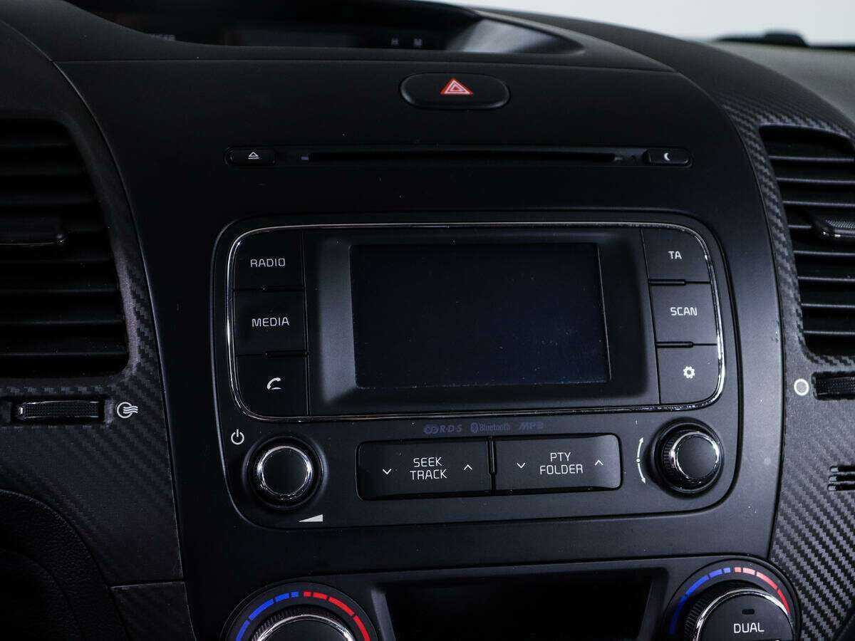 Kia Cerato с пробегом — 2013 год. Фото: #20