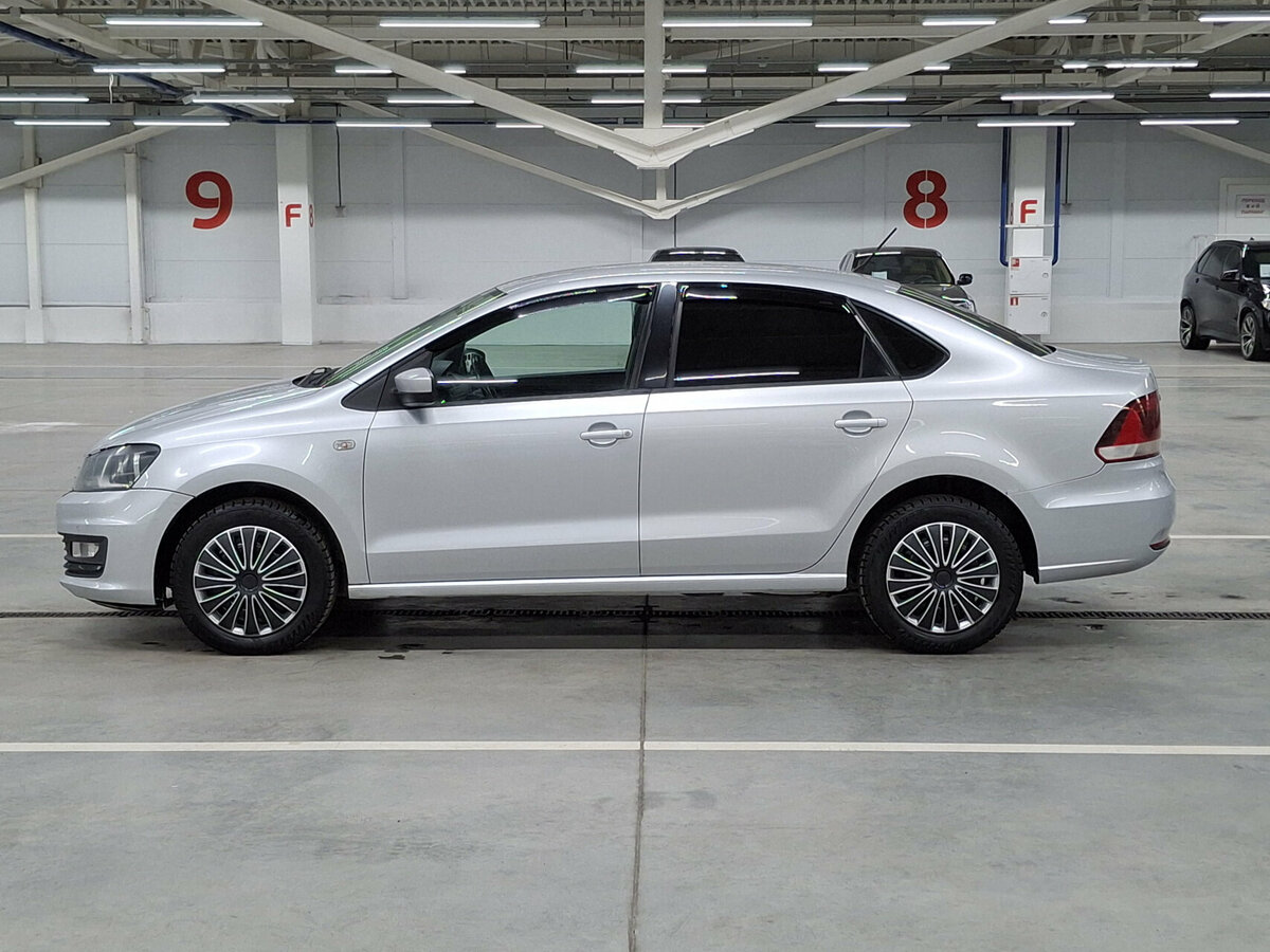 Volkswagen Polo с пробегом — 2015 год. Фото: #7
