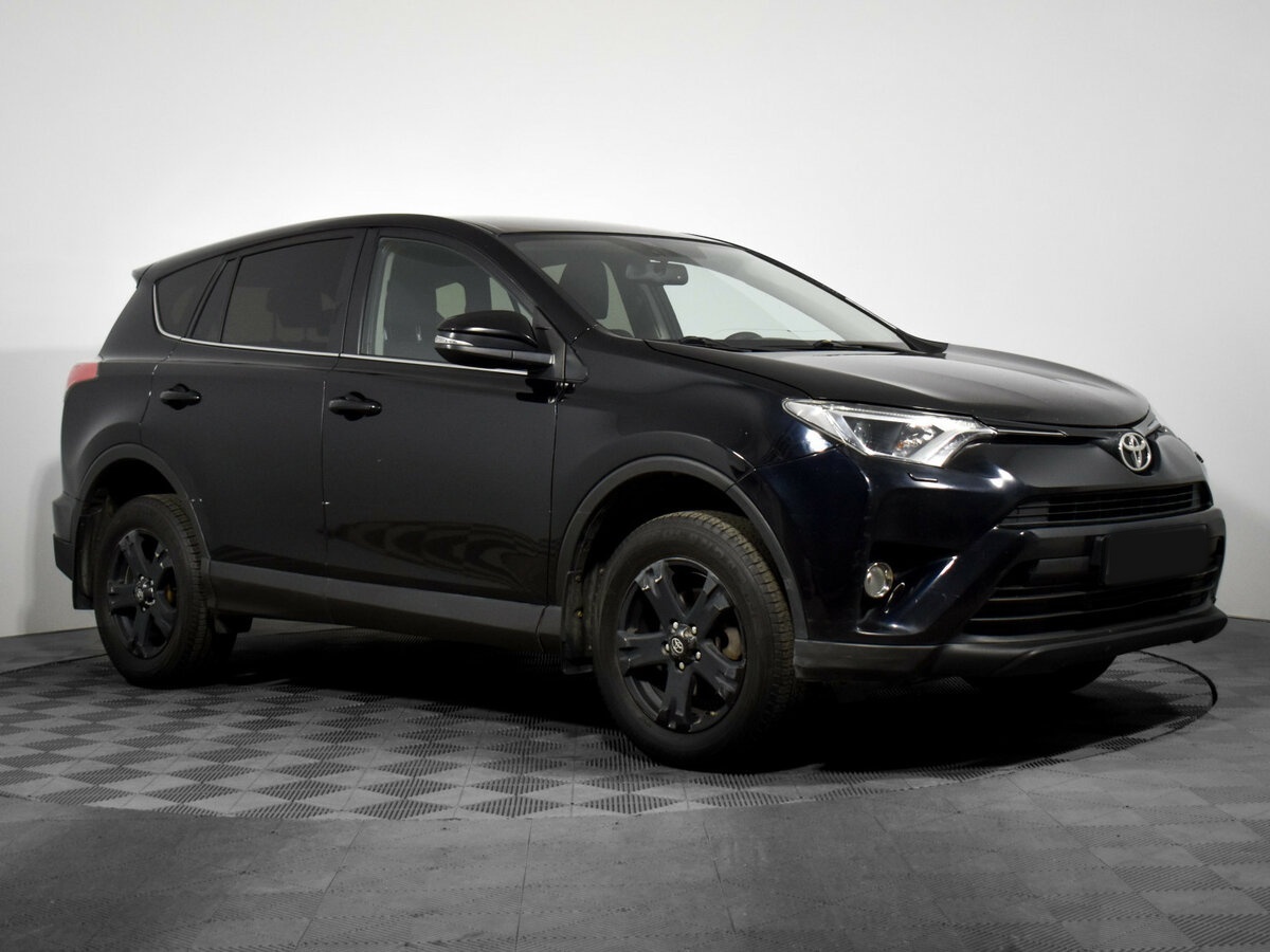 Toyota RAV4 с пробегом — 2018 год. Фото: #2