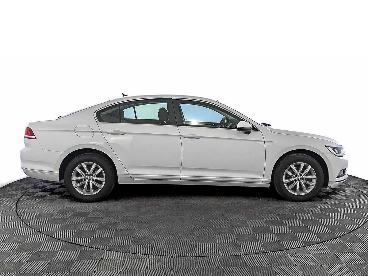 Volkswagen Passat с пробегом — 2019 год. Фото: #3