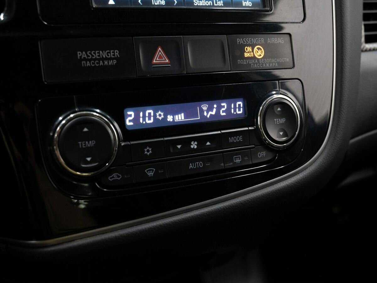 Mitsubishi Outlander с пробегом — 2015 год. Фото: #20