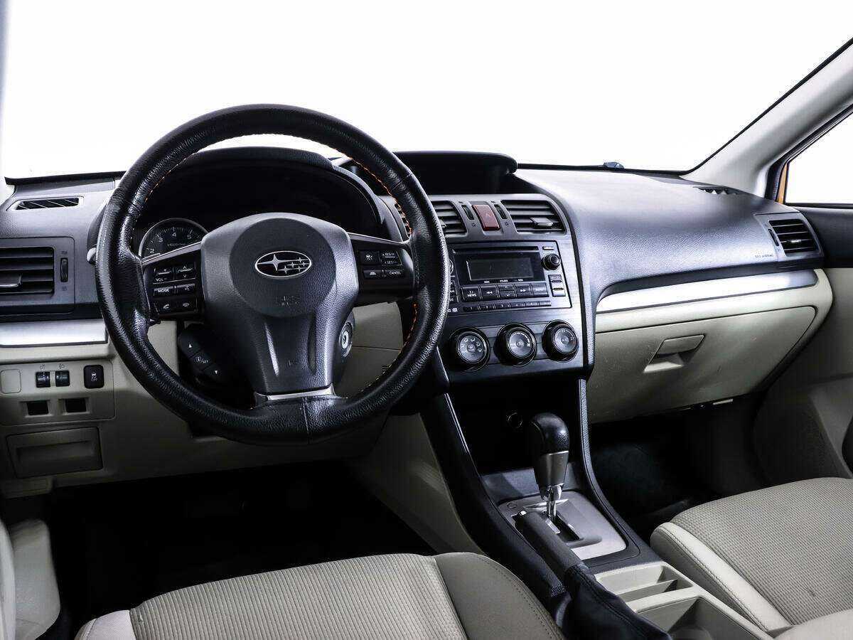 Subaru XV с пробегом — 2012 год. Фото: #10