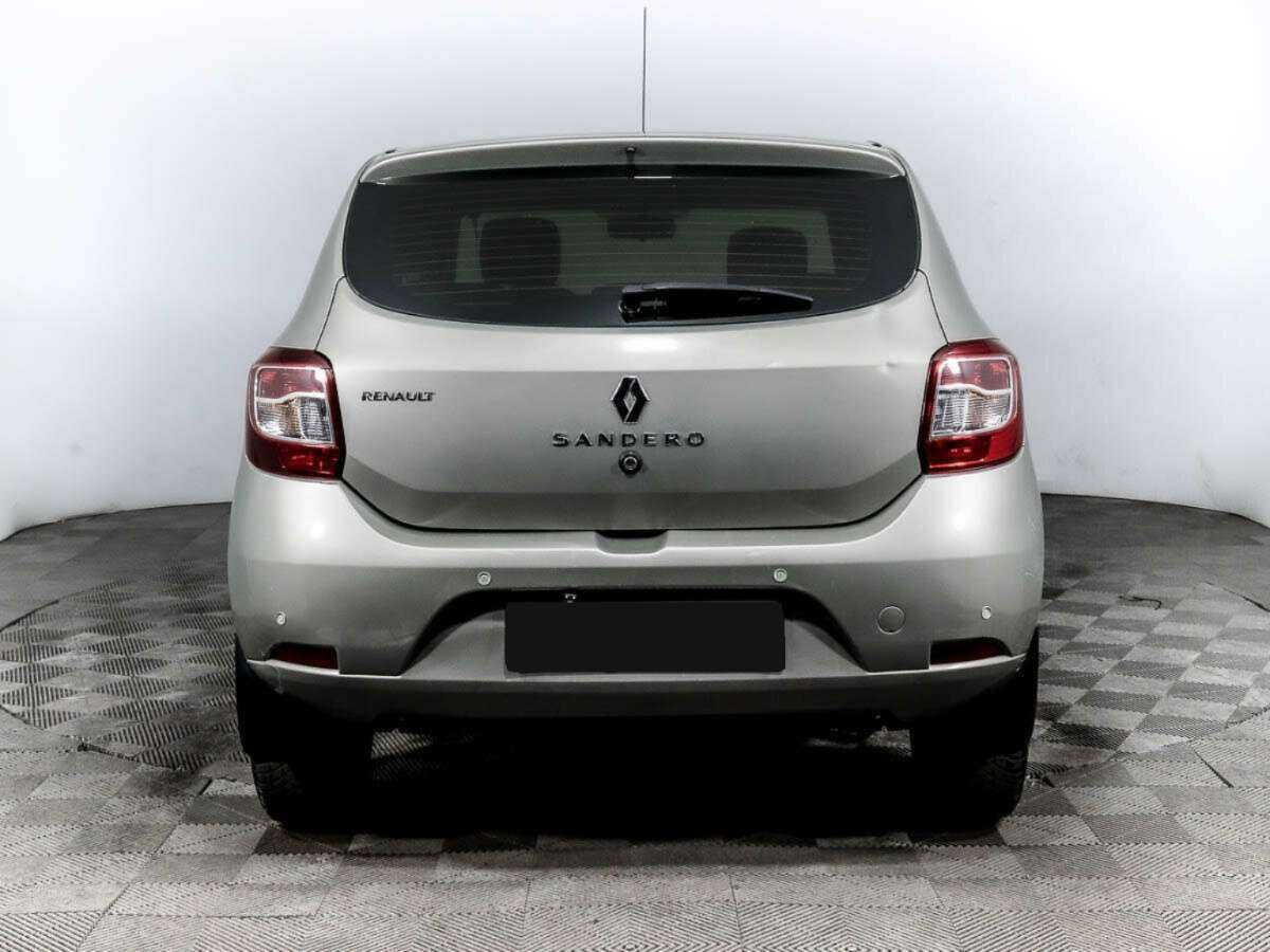 Renault Sandero с пробегом — 2015 год. Фото: #4