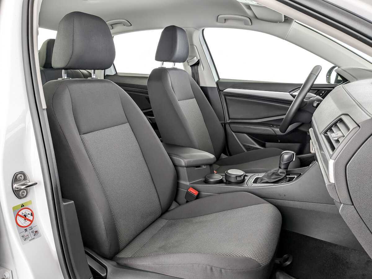 Volkswagen Jetta с пробегом — 2020 год. Фото: #22