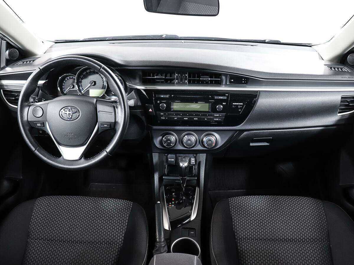 Toyota Corolla с пробегом — 2013 год. Фото: #10