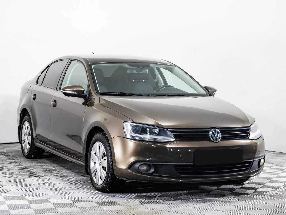 Volkswagen Jetta с пробегом — 2012 год. Фото: #2