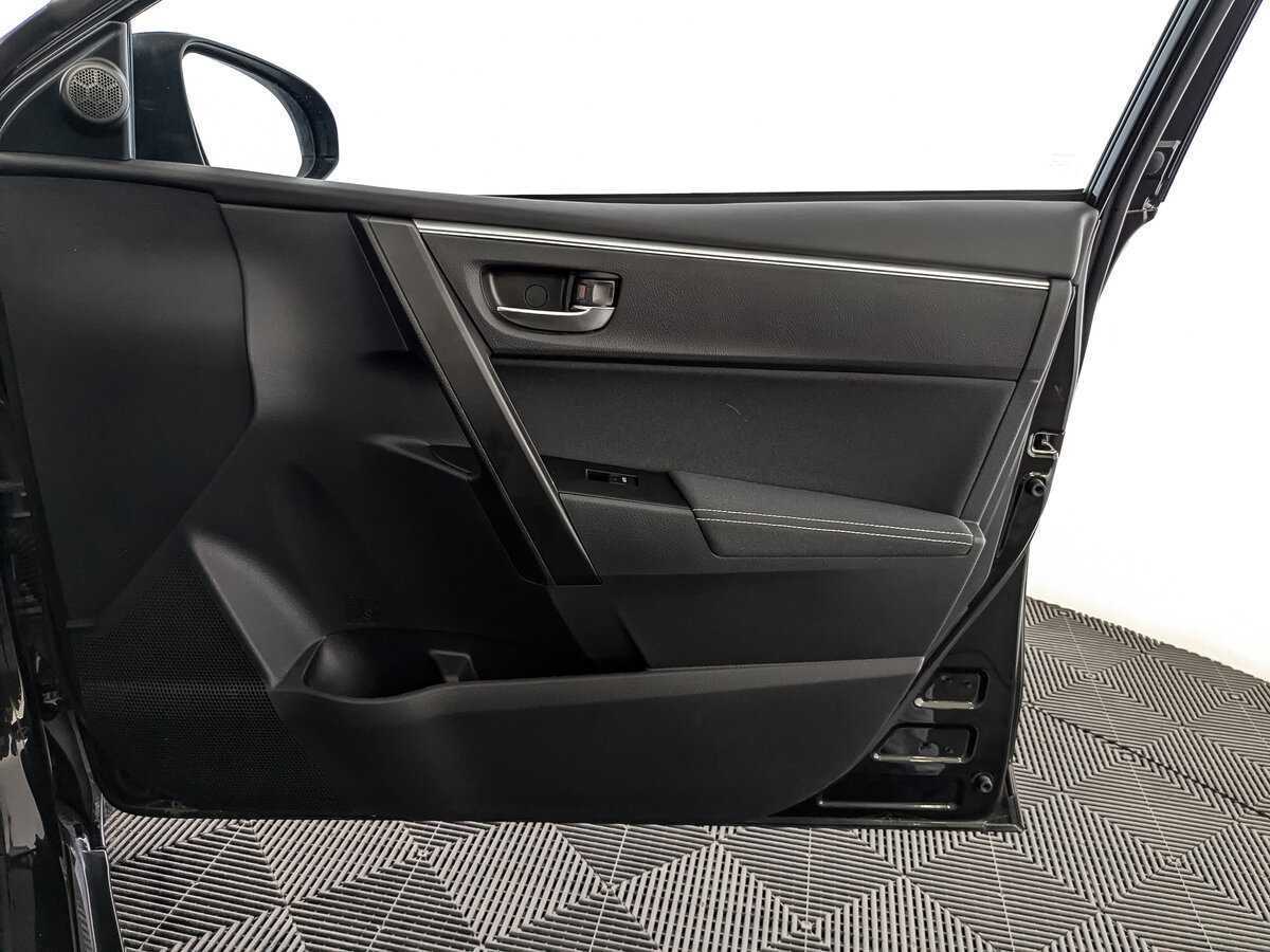 Toyota Corolla с пробегом — 2017 год. Фото: #23