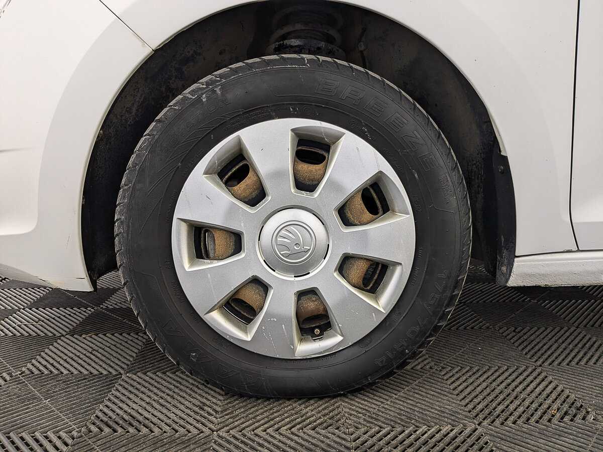 Skoda Rapid с пробегом — 2017 год. Фото: #11