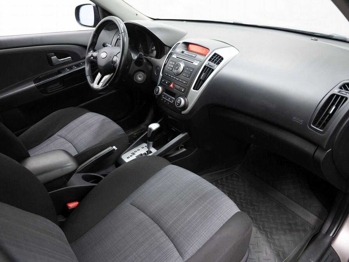 Kia Ceed с пробегом — 2012 год. Фото: #10