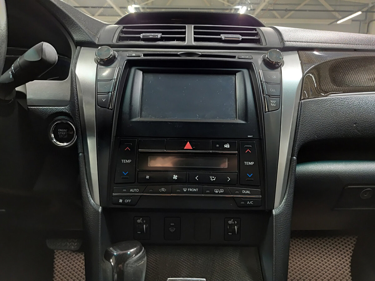 Toyota Camry с пробегом — 2017 год. Фото: #14