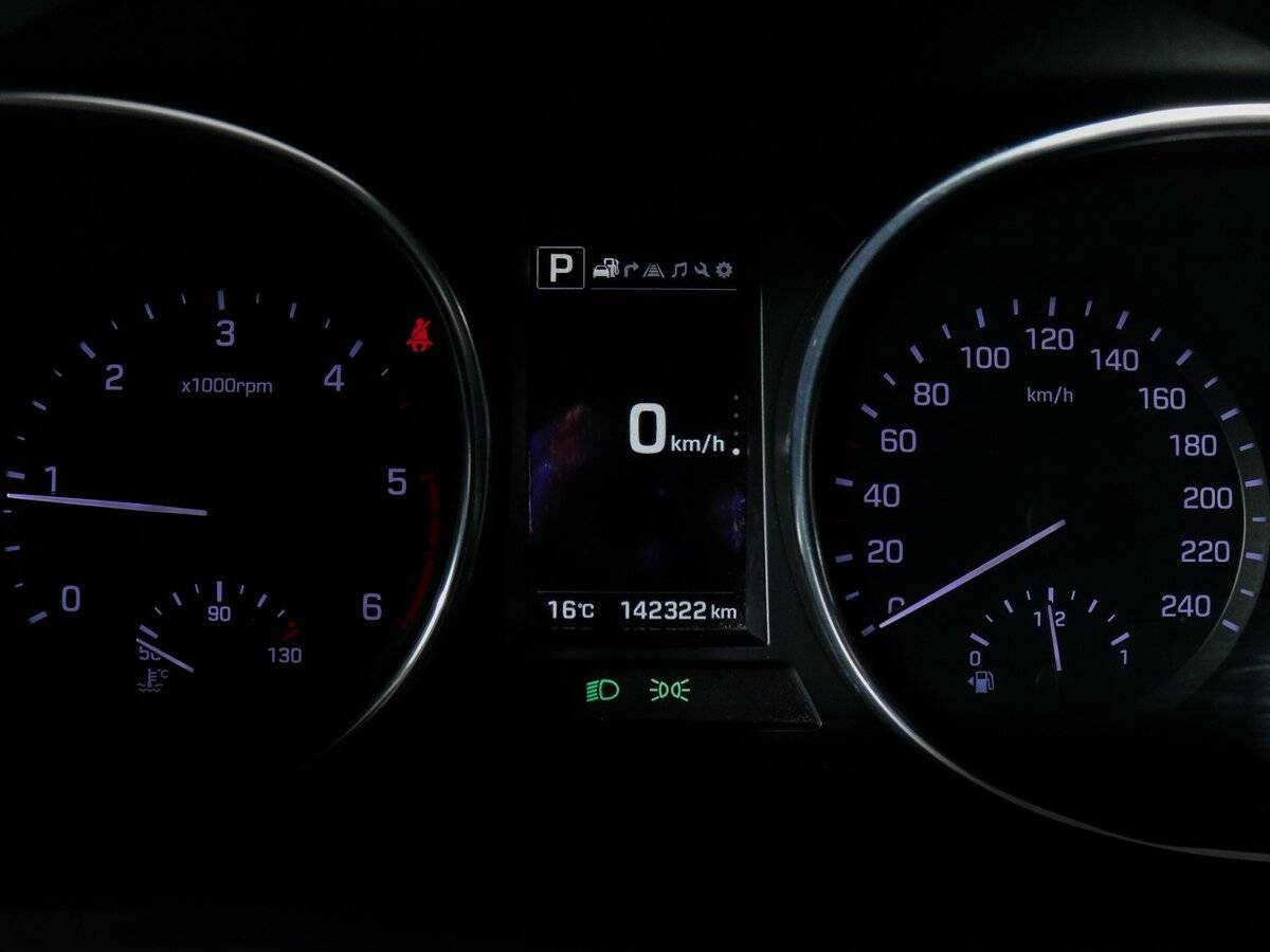 Hyundai Santa Fe с пробегом — 2016 год. Фото: #7