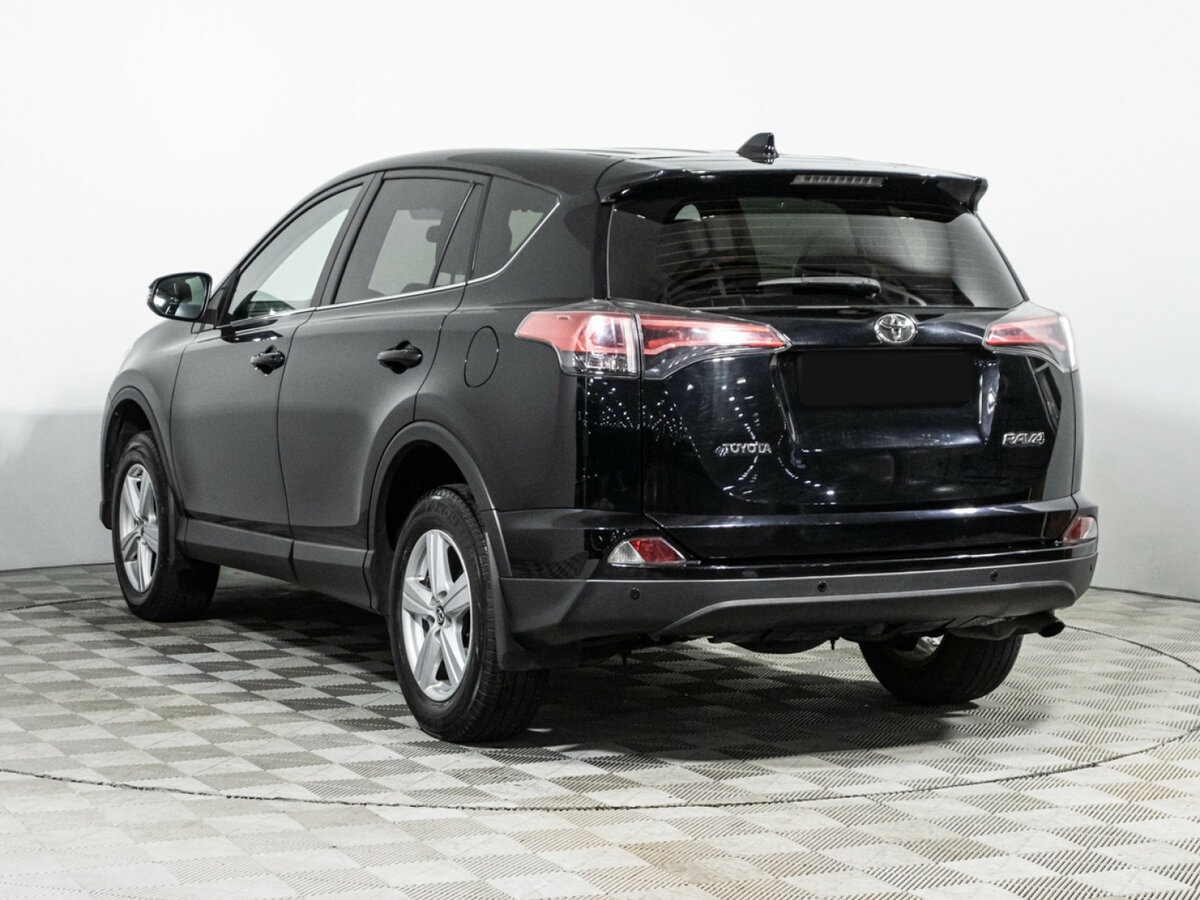 Toyota RAV4 с пробегом — 2017 год. Фото: #6