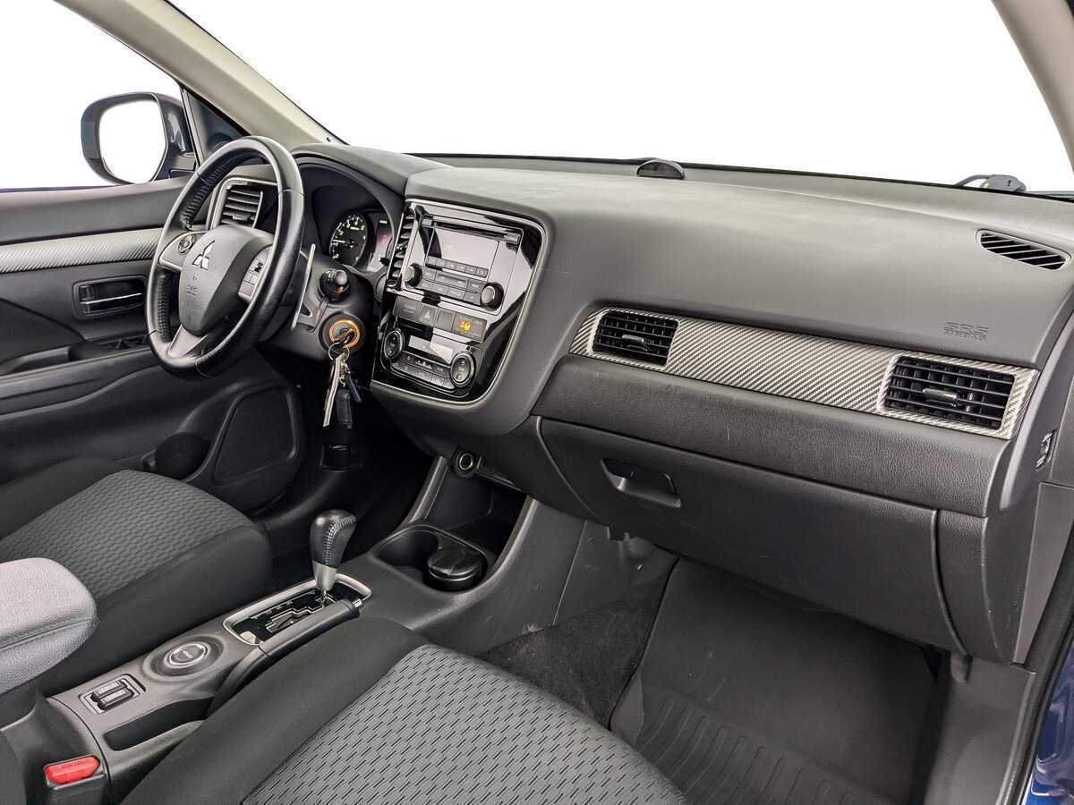Mitsubishi Outlander с пробегом — 2014 год. Фото: #8