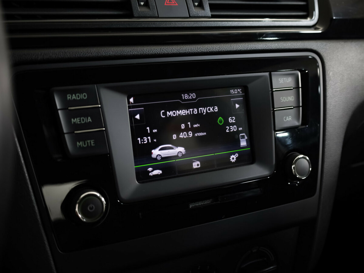 Skoda Rapid с пробегом — 2015 год. Фото: #11