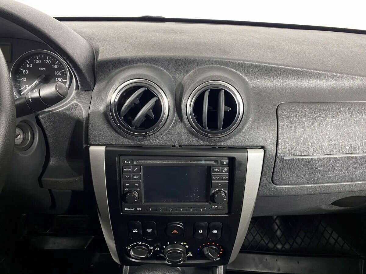 Nissan Almera с пробегом — 2014 год. Фото: #8