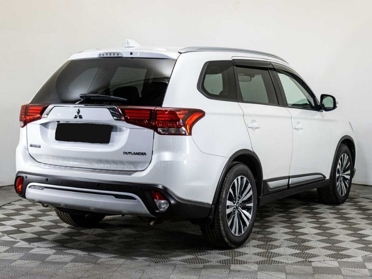 Mitsubishi Outlander с пробегом — 2020 год. Фото: #4