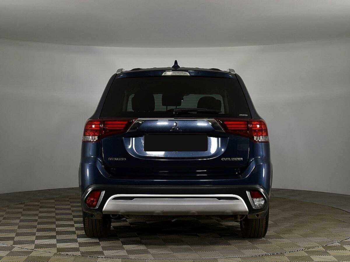 Mitsubishi Outlander с пробегом — 2018 год. Фото: #3