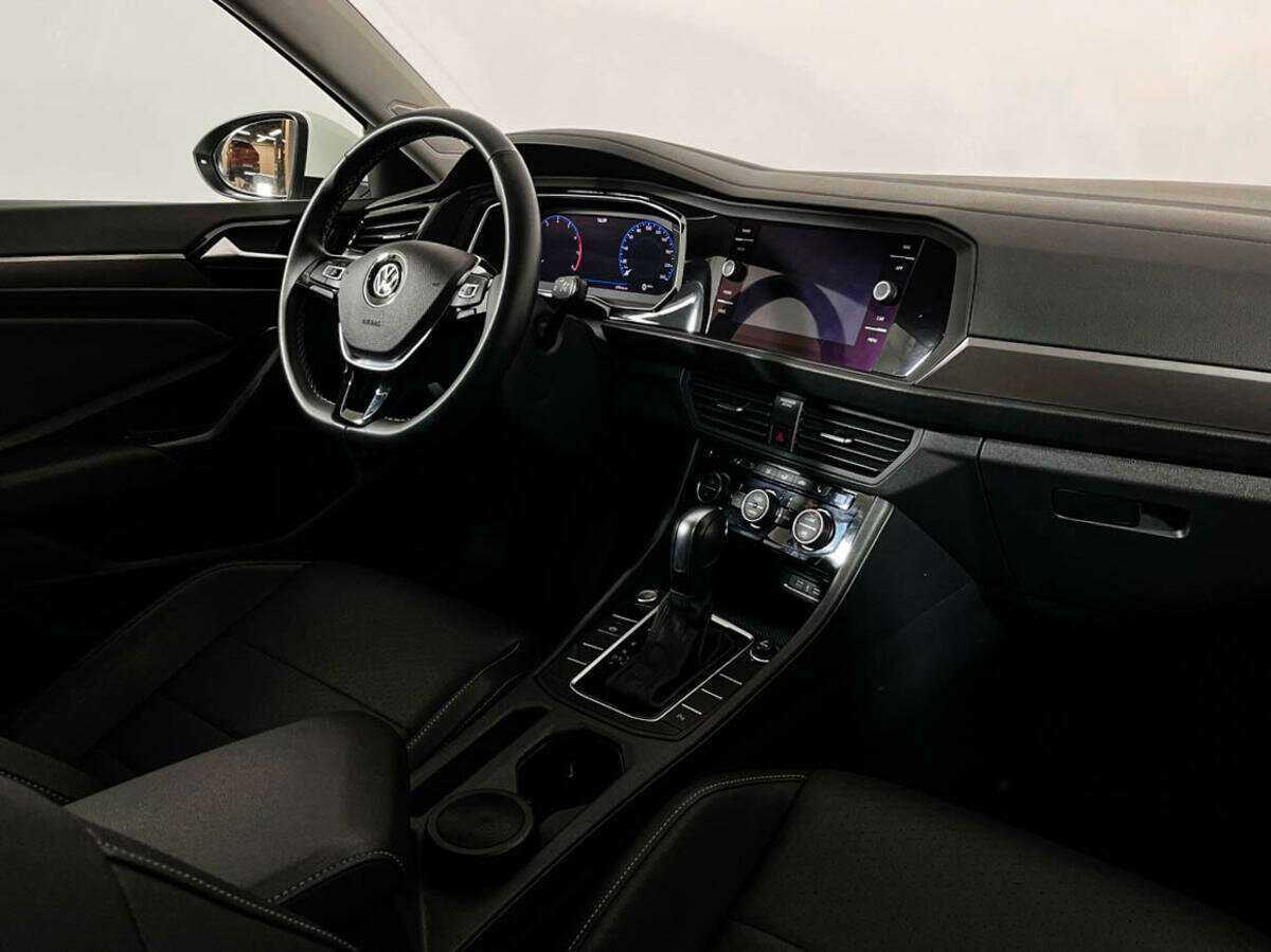Volkswagen Jetta с пробегом — 2020 год. Фото: #6