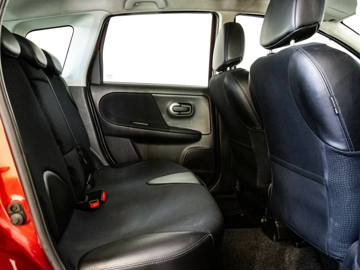 Nissan Note с пробегом — 2013 год. Фото: #11