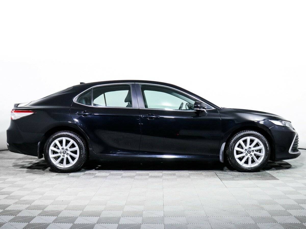 Toyota Camry с пробегом — 2021 год. Фото: #3