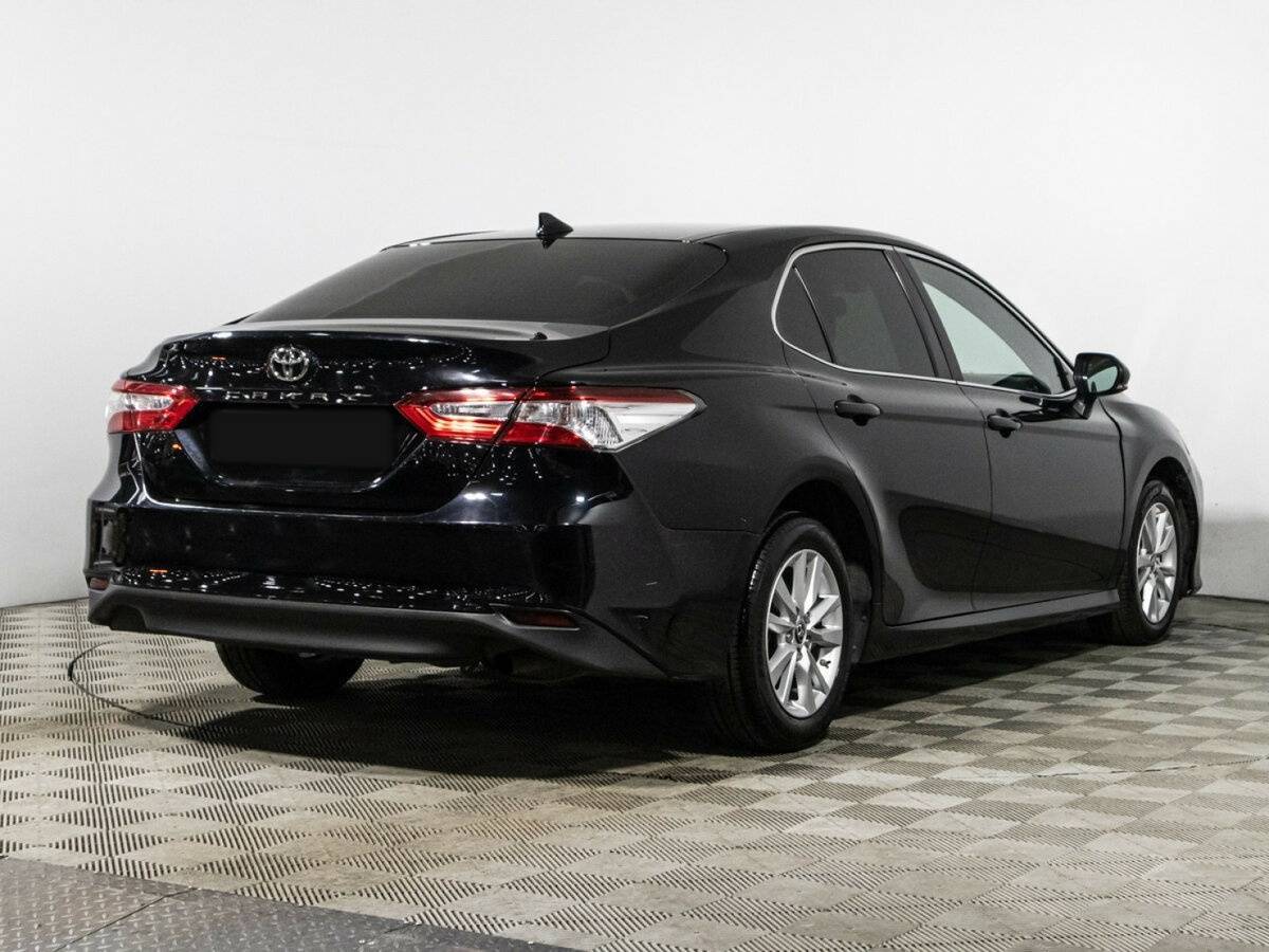 Toyota Camry с пробегом — 2018 год. Фото: #4