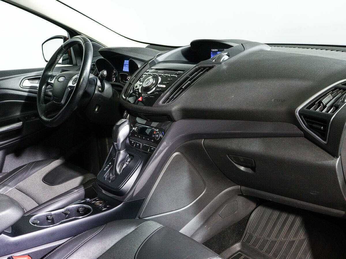 Ford Kuga с пробегом — 2014 год. Фото: #8