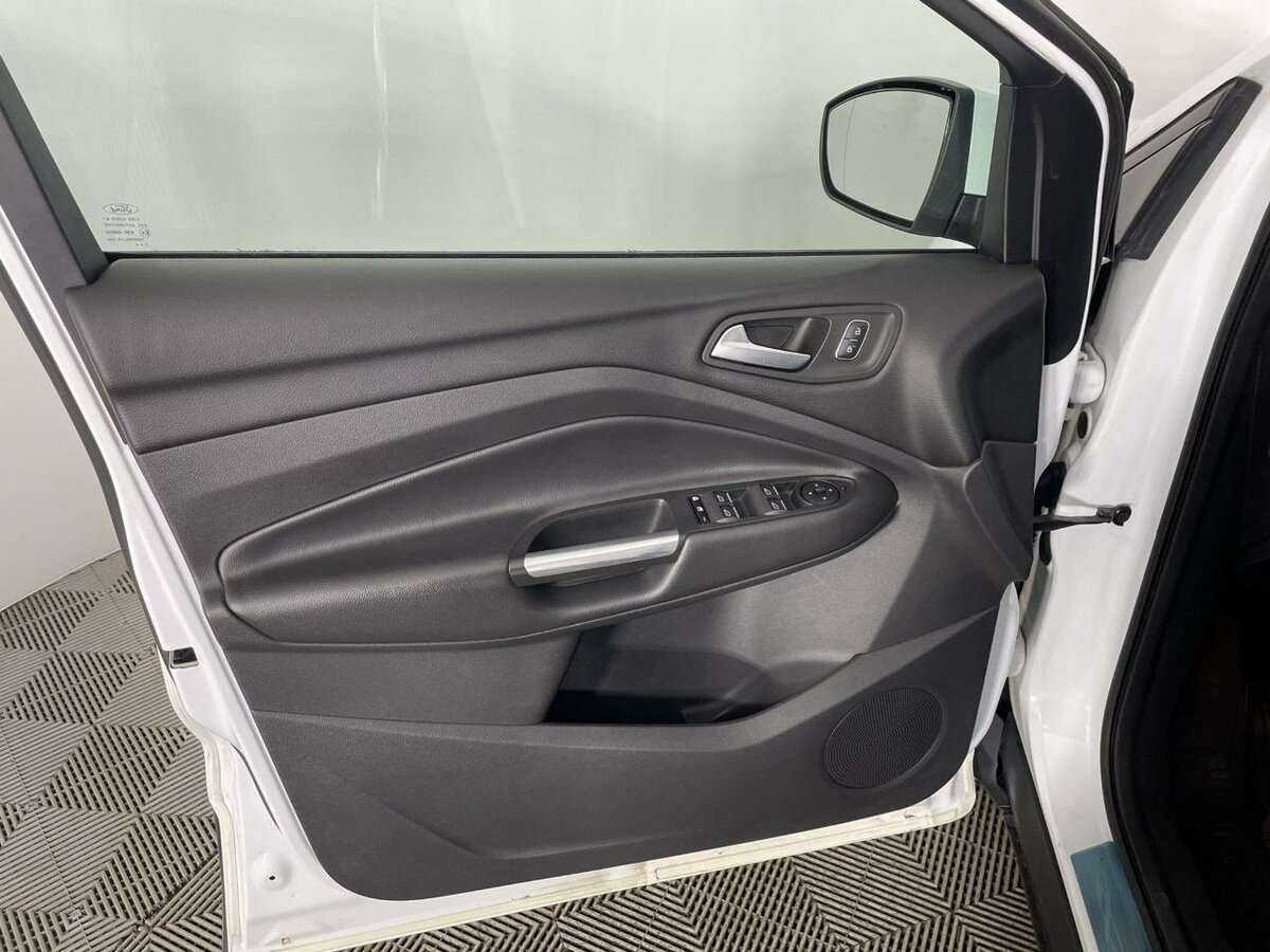 Ford Kuga с пробегом — 2017 год. Фото: #5